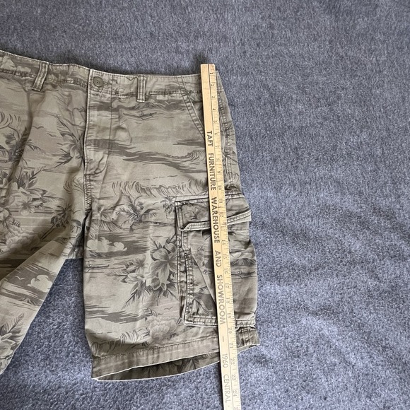 Old Navy Mens Green Cargo Shorts Sz 36 Tropical Hawaiian Floral Print Casual - Picture 6 of 11
